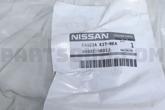 Nissan 850225R01J BUMPER SET-RR